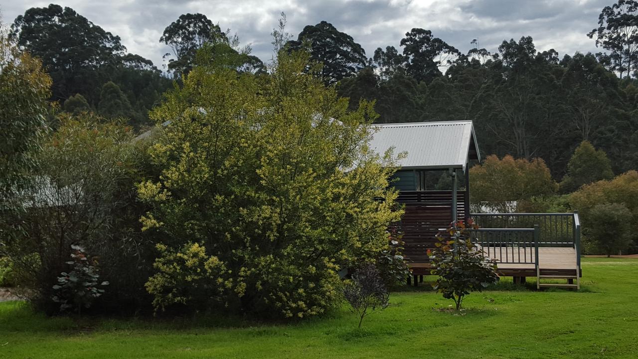 Rainbow Trail Chalets ペンバートン エクステリア 写真
