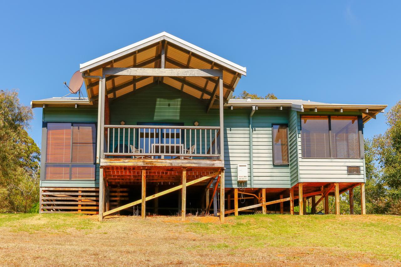 Rainbow Trail Chalets ペンバートン エクステリア 写真